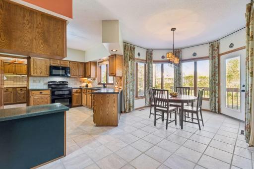 3915 Urbandale Lane N, Plymouth, MN 55446