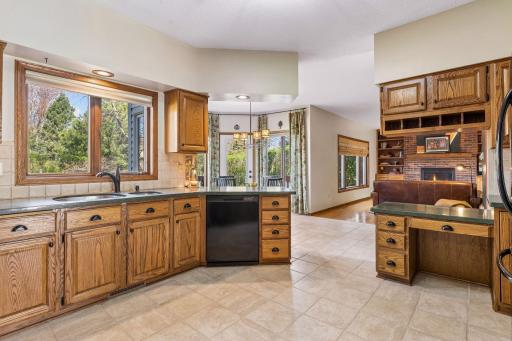 3915 Urbandale Lane N, Plymouth, MN 55446