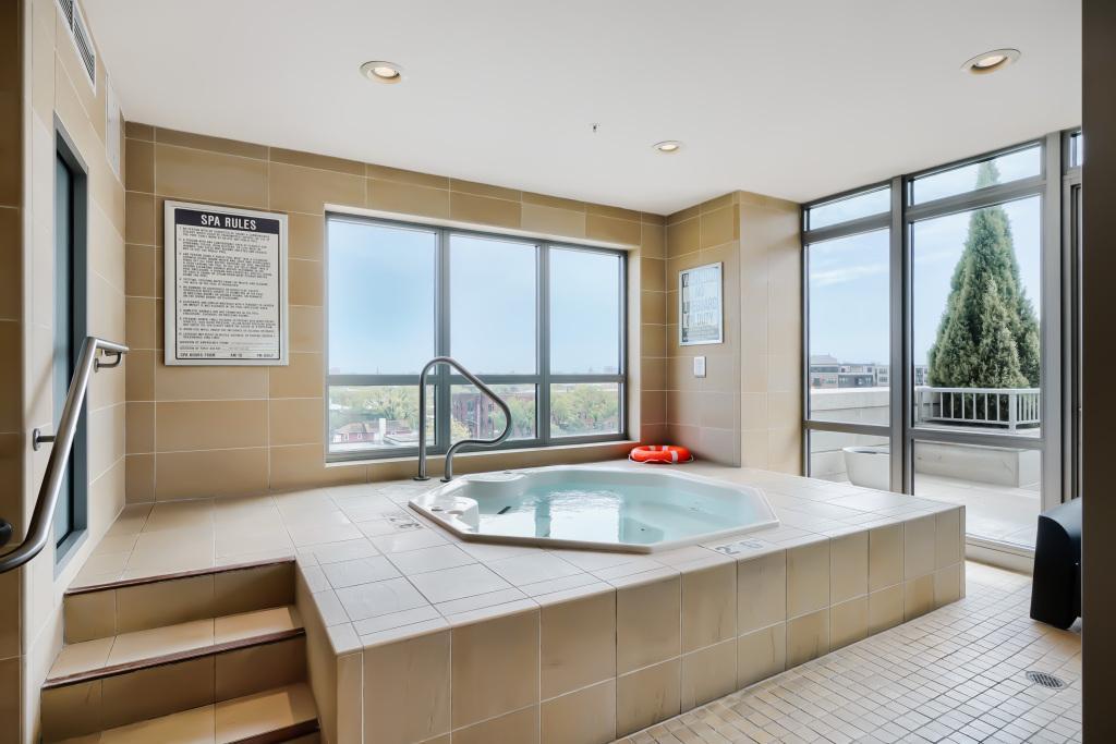 929 portland Ave - MLS Sized - 013 - 13 Bathroom.jpg