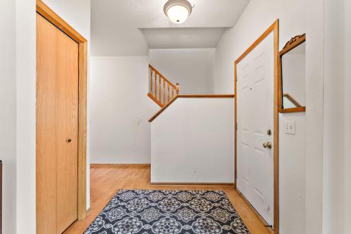 21 River Bend Place, Chaska, MN 55318