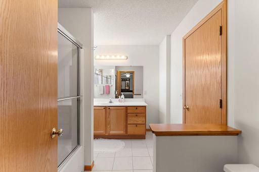21 River Bend Place, Chaska, MN 55318
