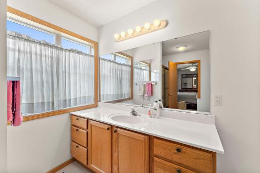 21 River Bend Place, Chaska, MN 55318