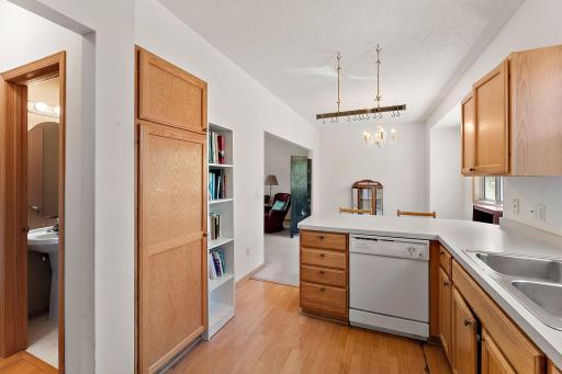 21 River Bend Place, Chaska, MN 55318