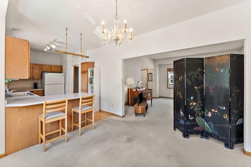 21 River Bend Place, Chaska, MN 55318