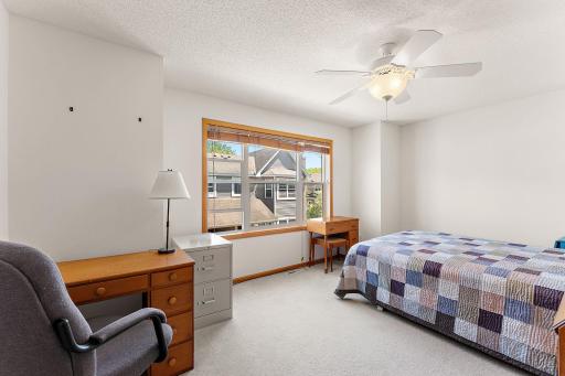 21 River Bend Place, Chaska, MN 55318