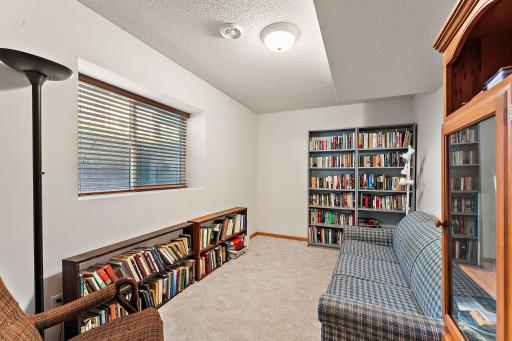 21 River Bend Place, Chaska, MN 55318