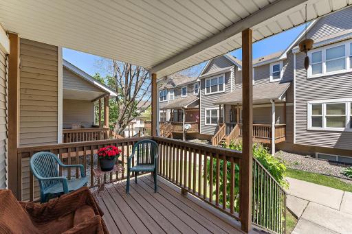 21 River Bend Place, Chaska, MN 55318