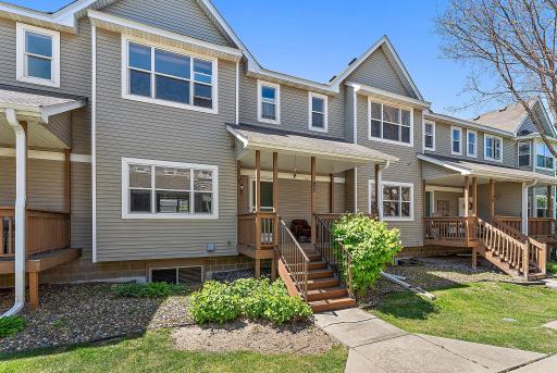 21 River Bend Place, Chaska, MN 55318