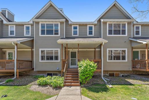 21 River Bend Place, Chaska, MN 55318