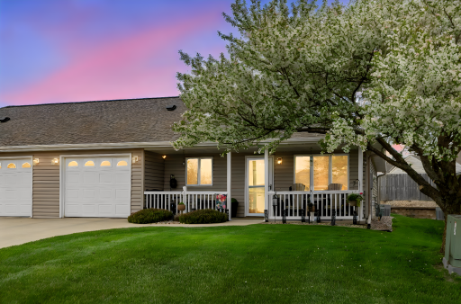 217 Clubhouse Drive NE, Stewartville, MN 55976