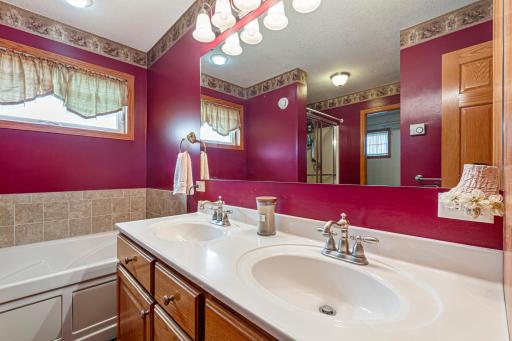 2570 Fox Hollow Lane, Owatonna, MN 55060