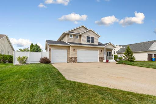2570 Fox Hollow Lane, Owatonna, MN 55060