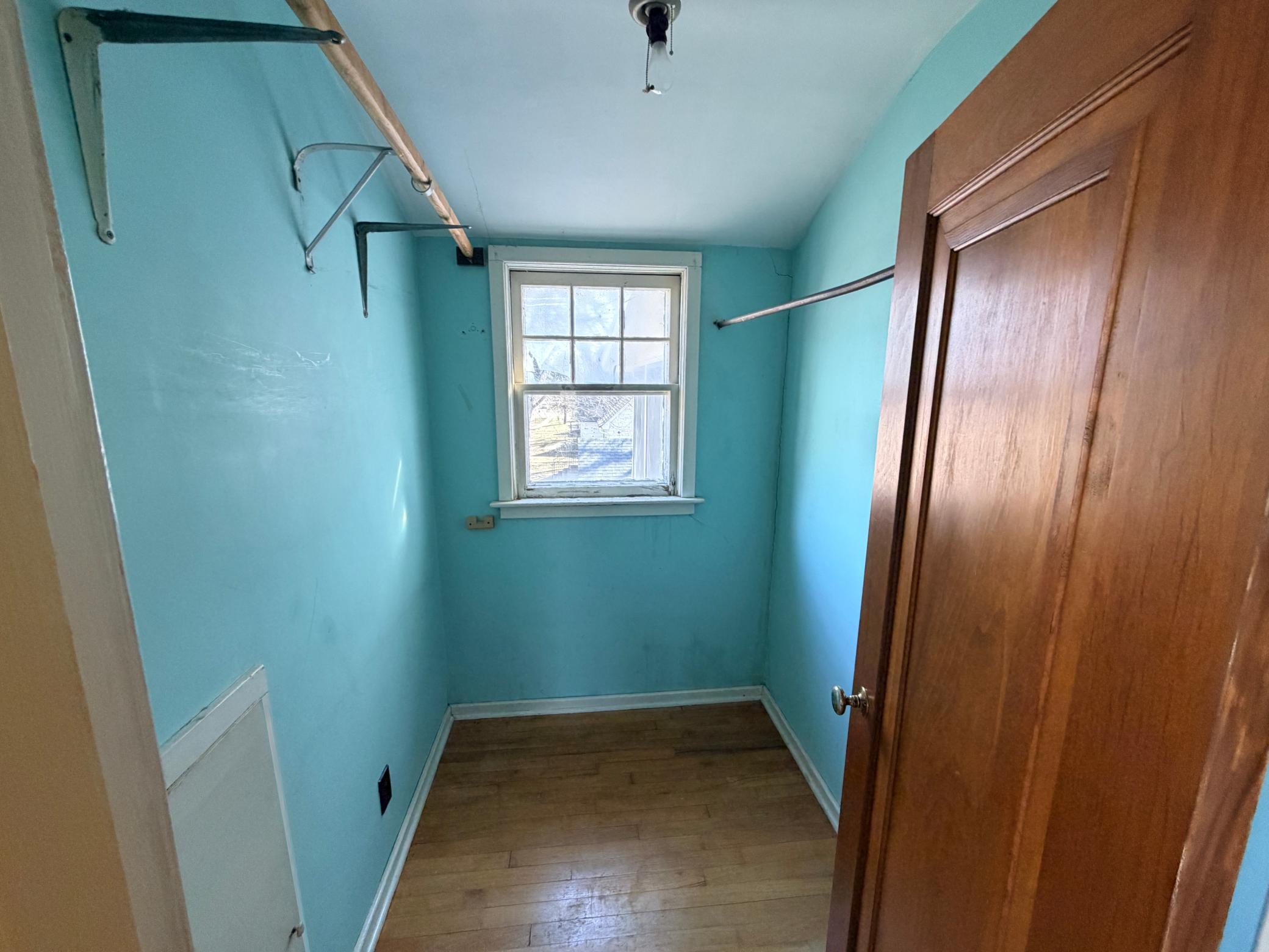 Walk in closet