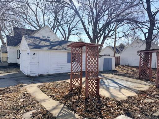 816 Clausen Avenue, Albert Lea, MN 56007