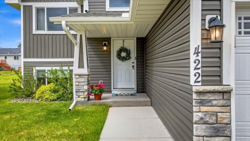 422 Bluebird Drive NW, Isanti, MN 55040