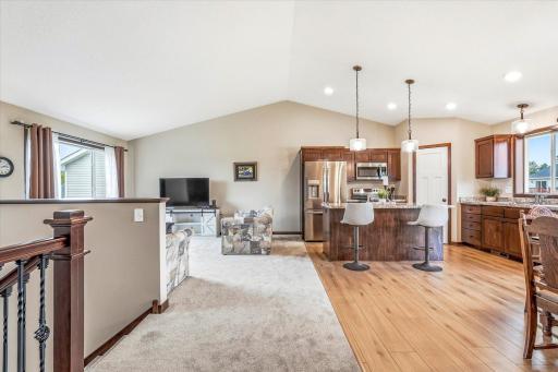 422 Bluebird Drive NW, Isanti, MN 55040