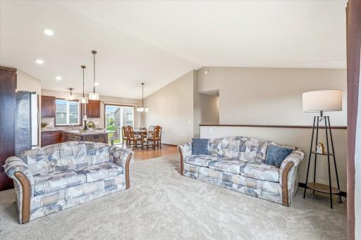 422 Bluebird Drive NW, Isanti, MN 55040