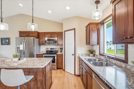 422 Bluebird Drive NW, Isanti, MN 55040