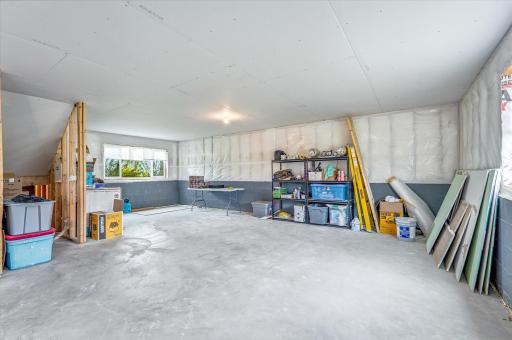422 Bluebird Drive NW, Isanti, MN 55040