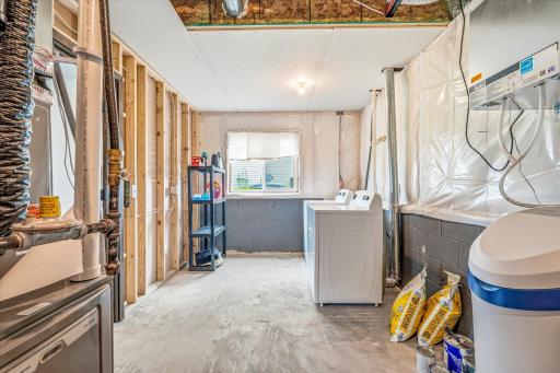 422 Bluebird Drive NW, Isanti, MN 55040