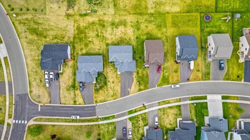 422 Bluebird Drive NW, Isanti, MN 55040