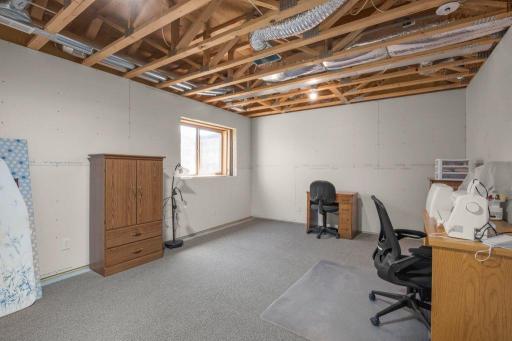 LL bedroom - needs mud, tape ceiling and floor.