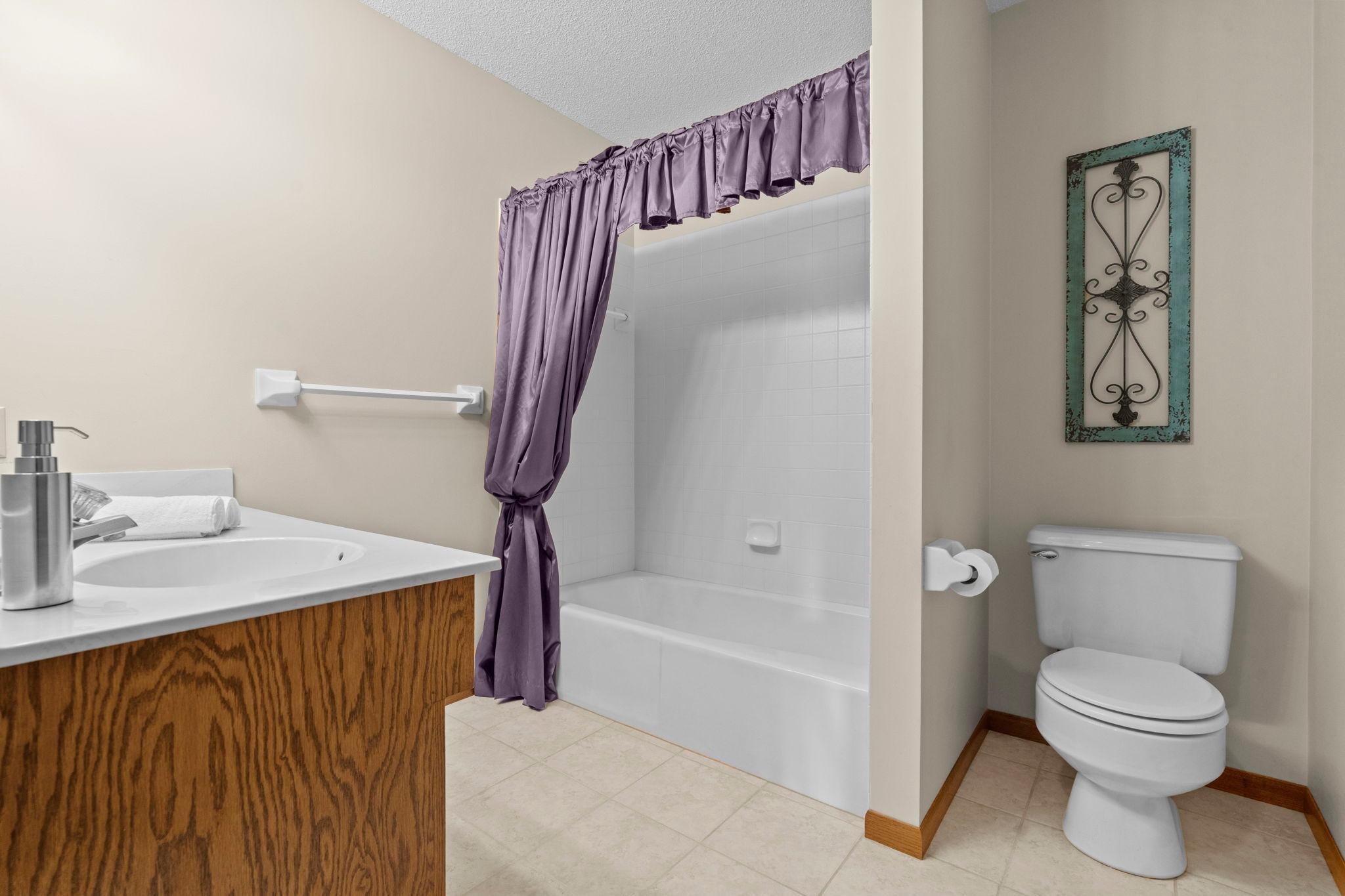 38-web-or-mls-1286 Limestone Dr-241.jpg