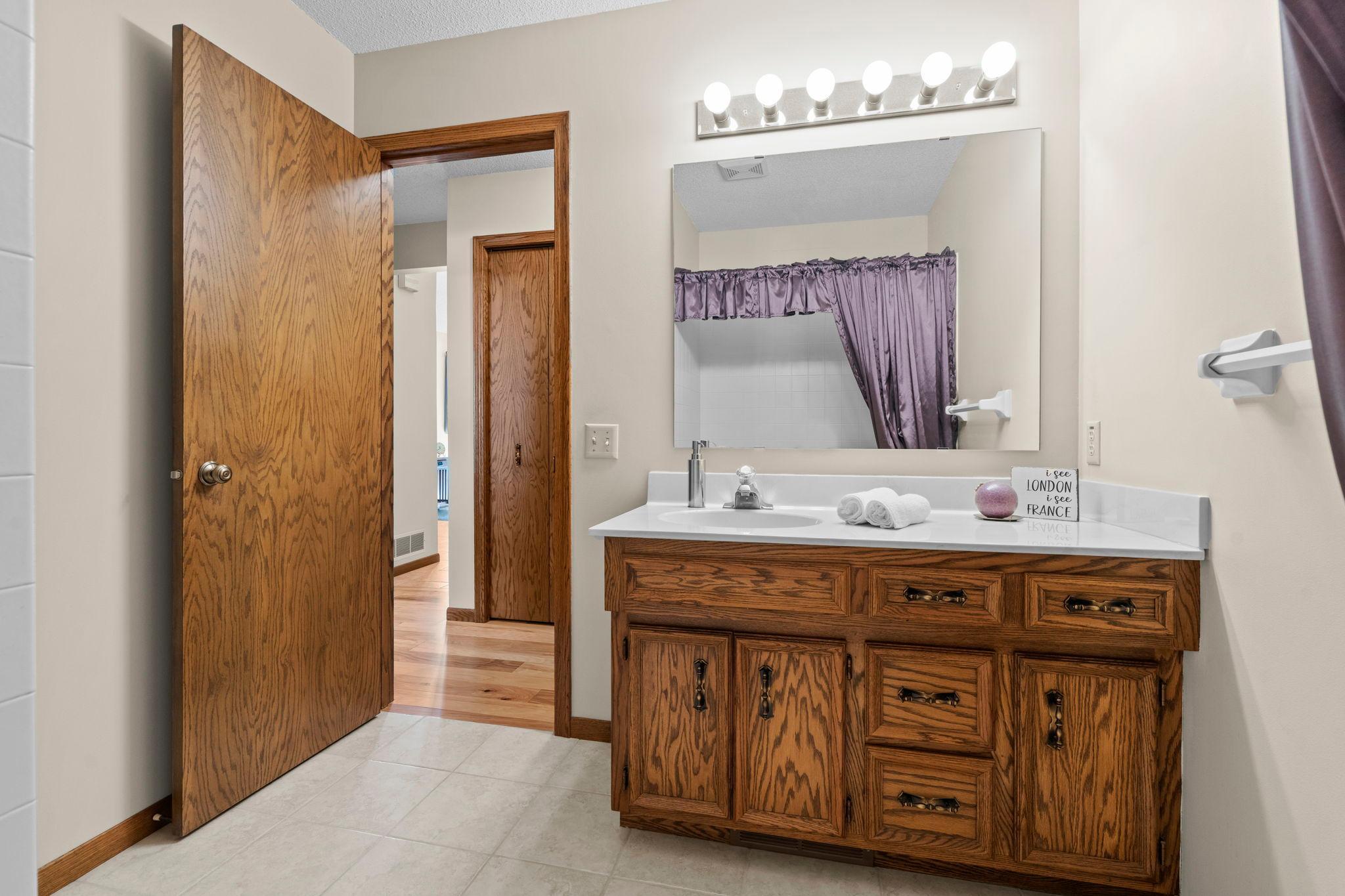 39-web-or-mls-1286 Limestone Dr-246.jpg