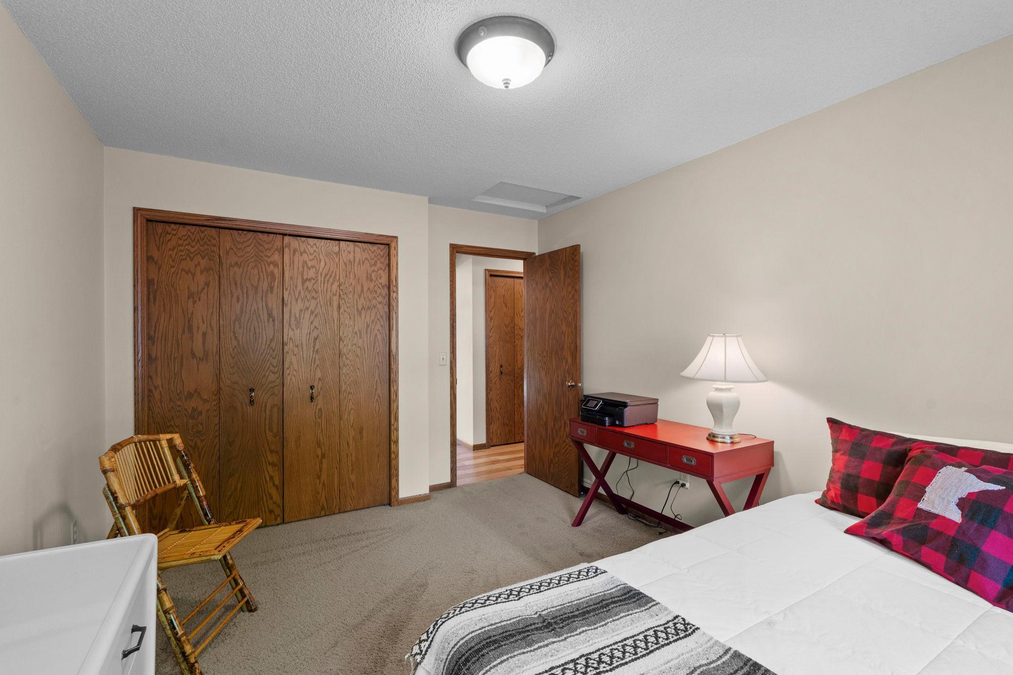 41-web-or-mls-1286 Limestone Dr-256.jpg