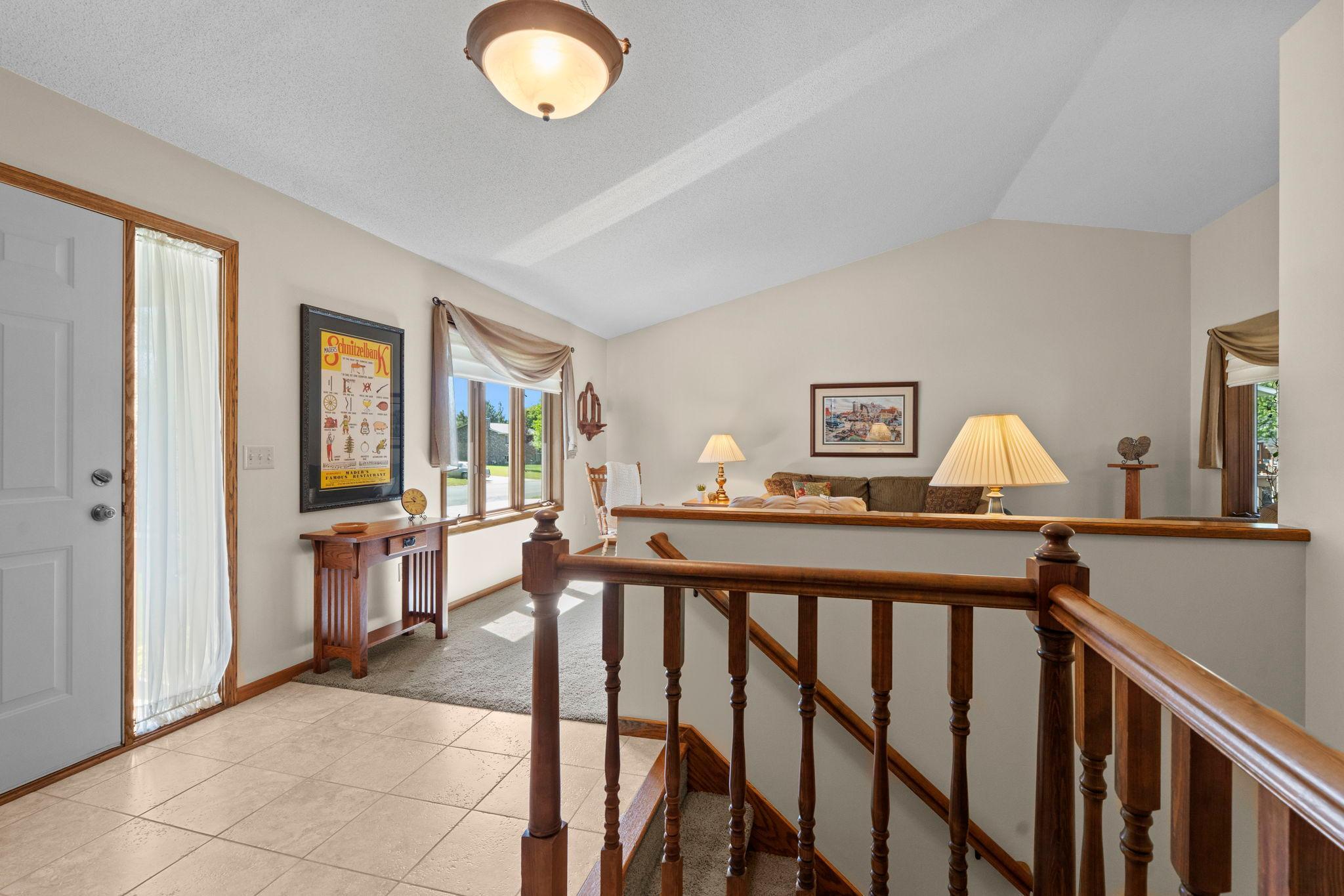 13-web-or-mls-1286 Limestone Dr-281.jpg