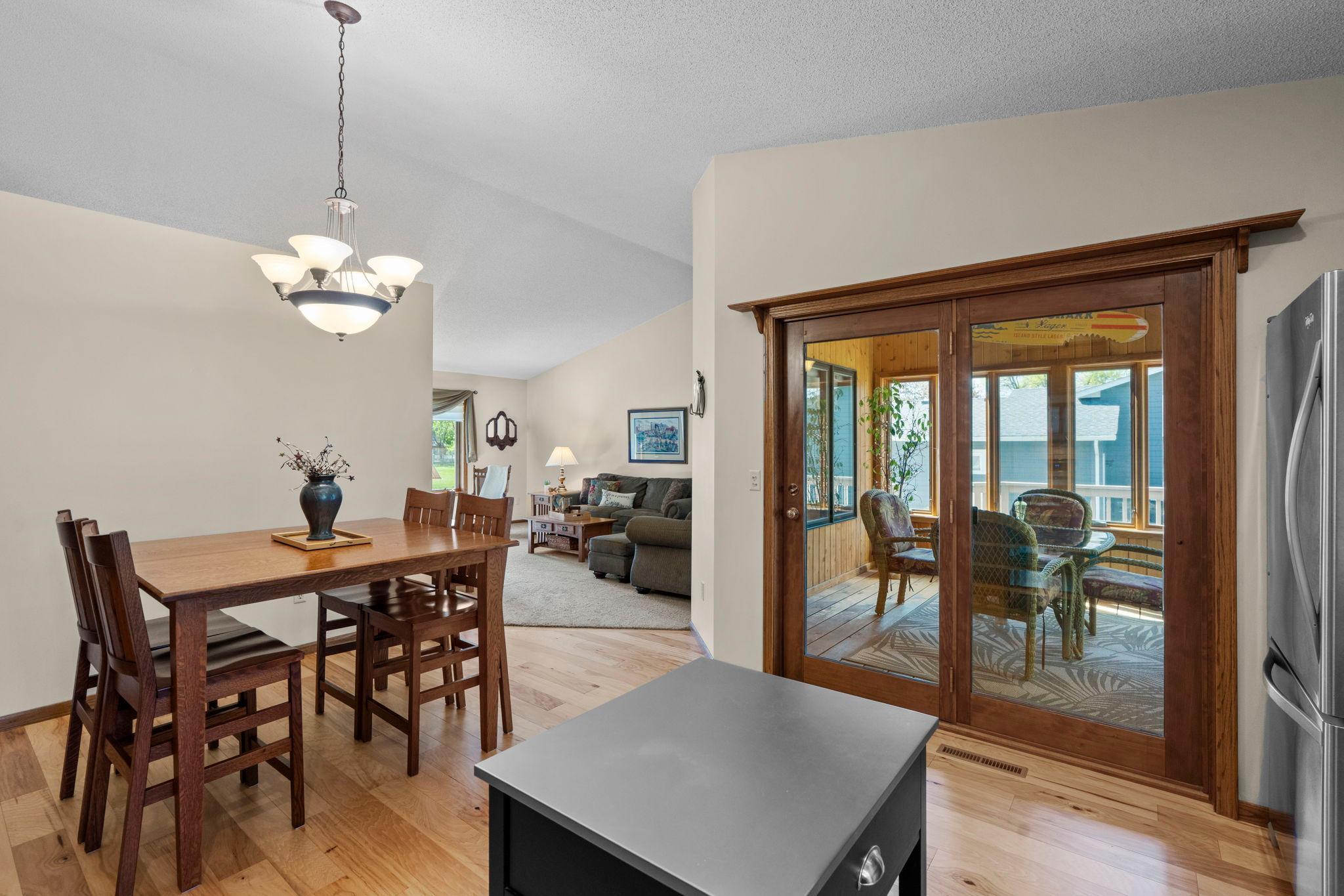 25-web-or-mls-1286 Limestone Dr-181.jpg