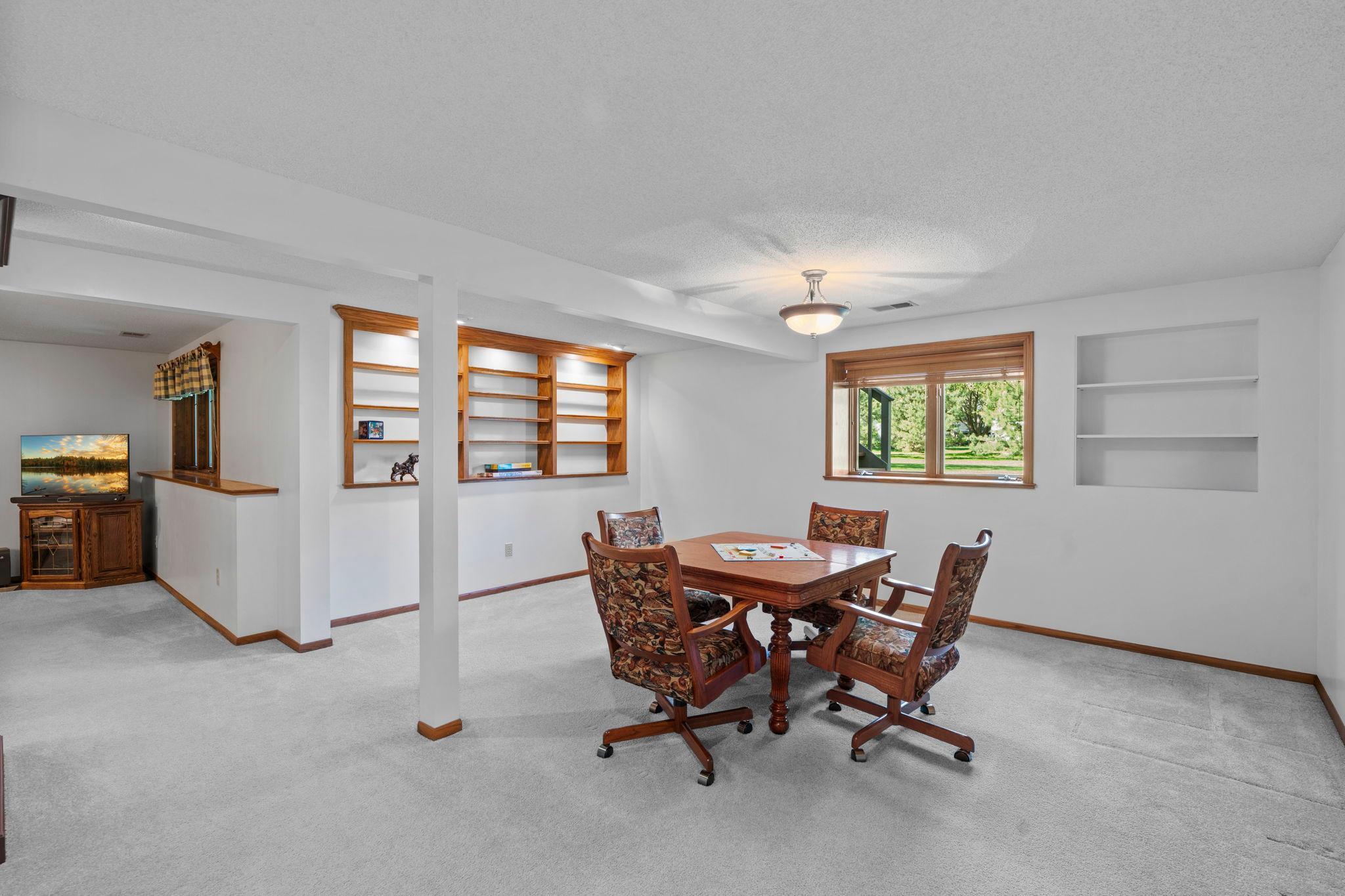 50-web-or-mls-1286 Limestone Dr-396.jpg