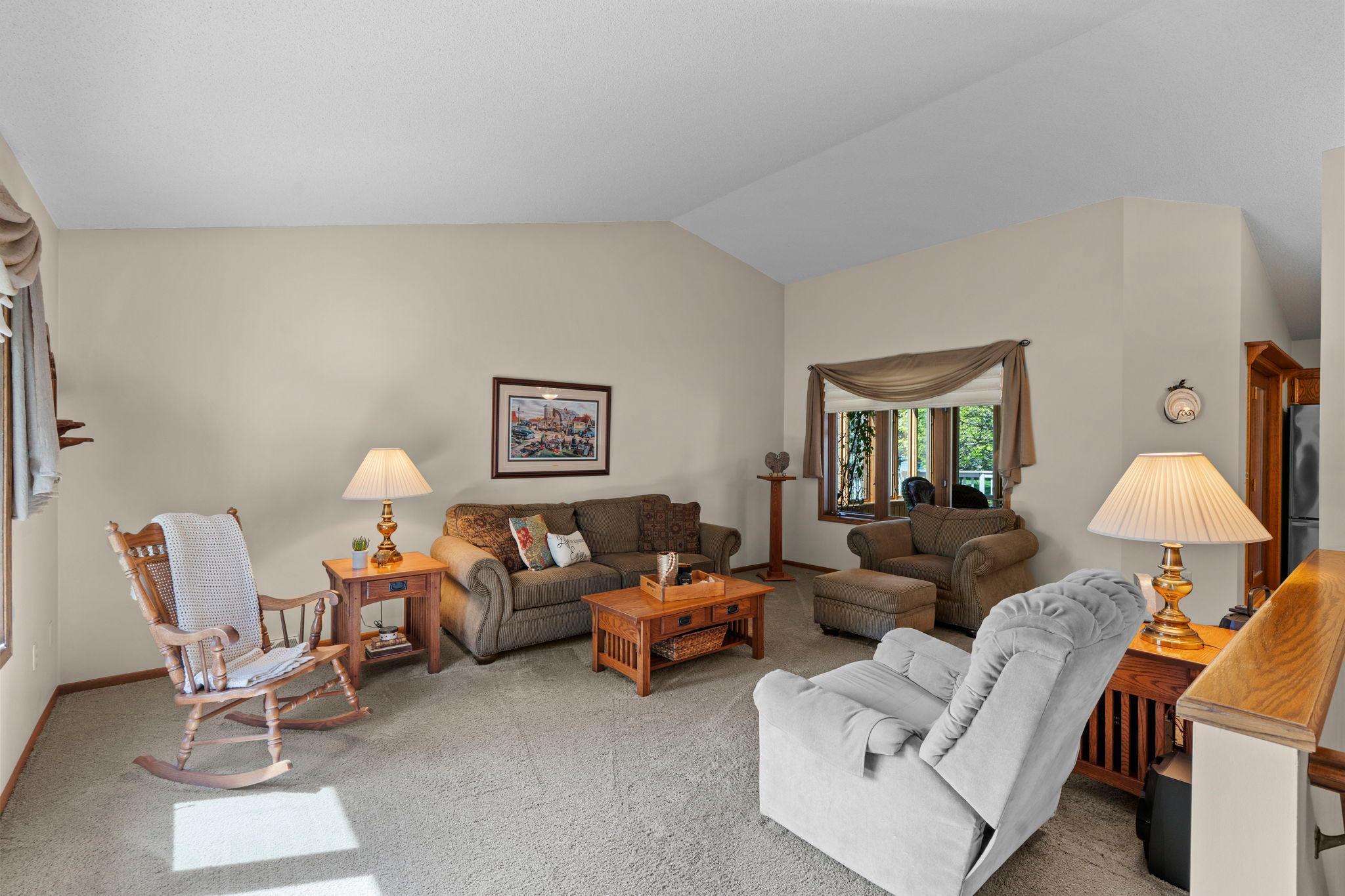 18-web-or-mls-1286 Limestone Dr-146.jpg