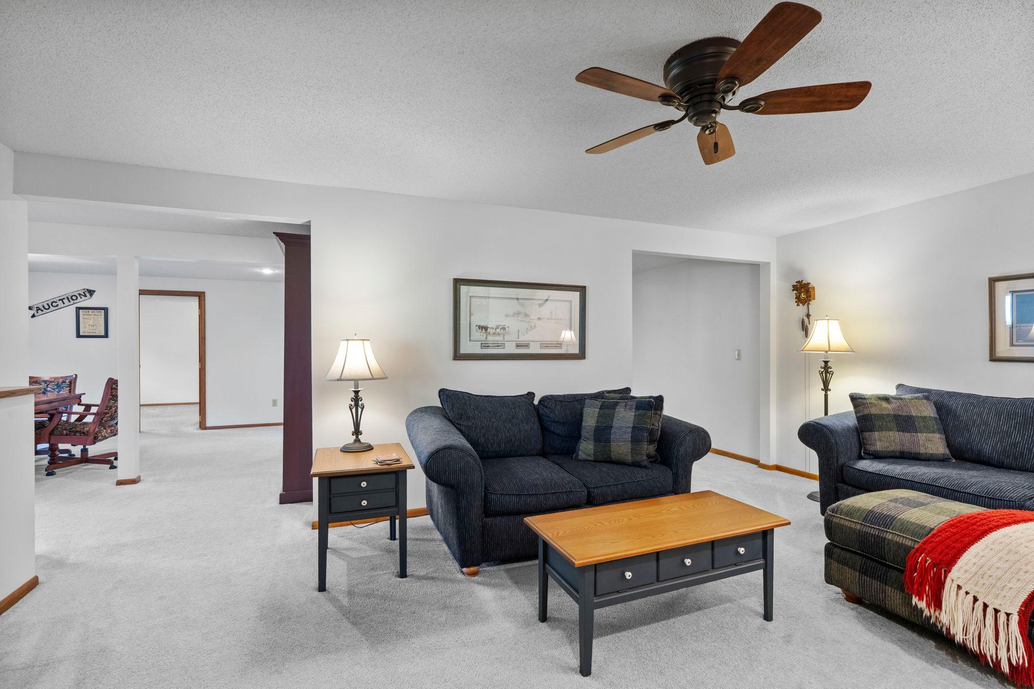 48-web-or-mls-1286 Limestone Dr-346.jpg