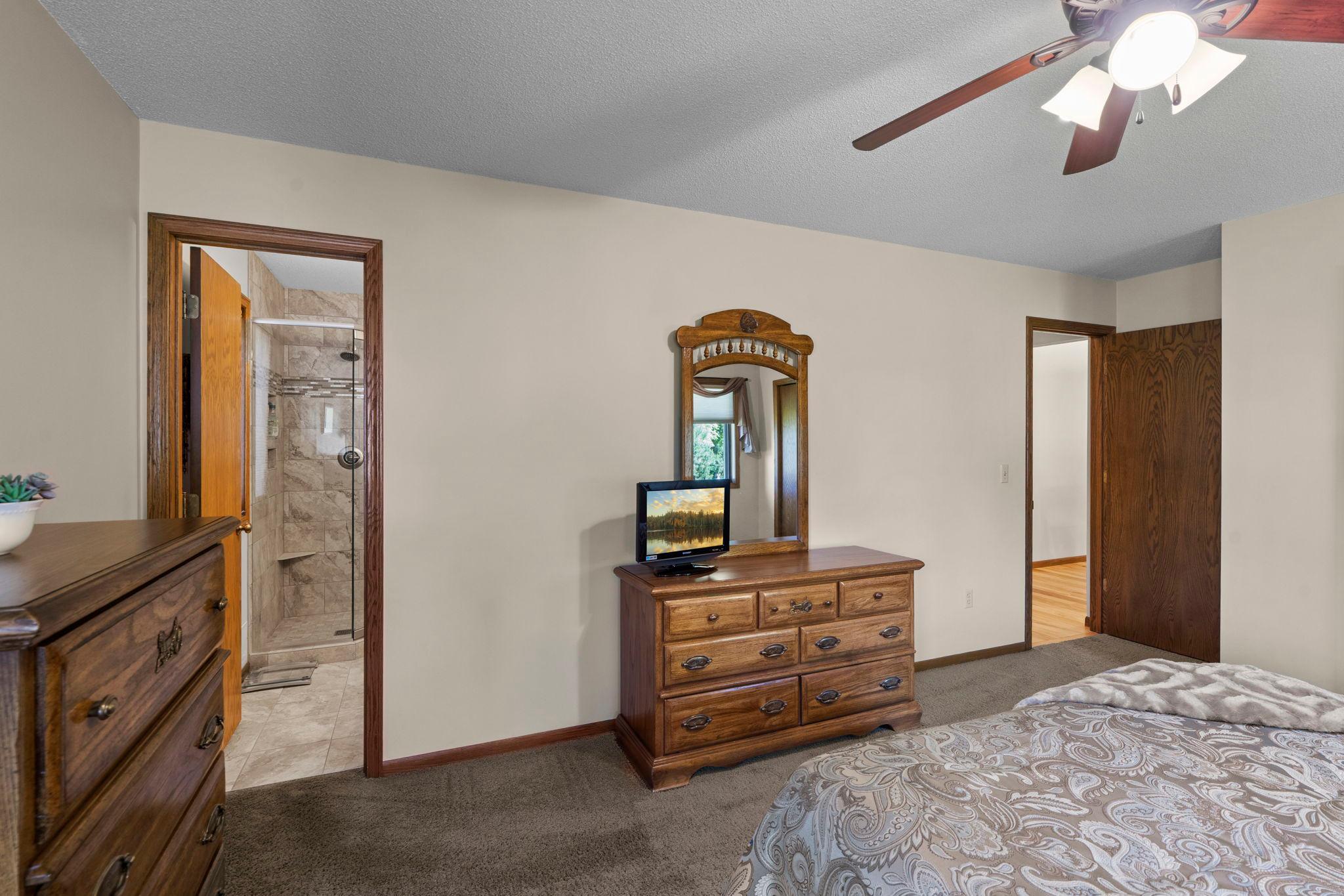 35-web-or-mls-1286 Limestone Dr-226.jpg