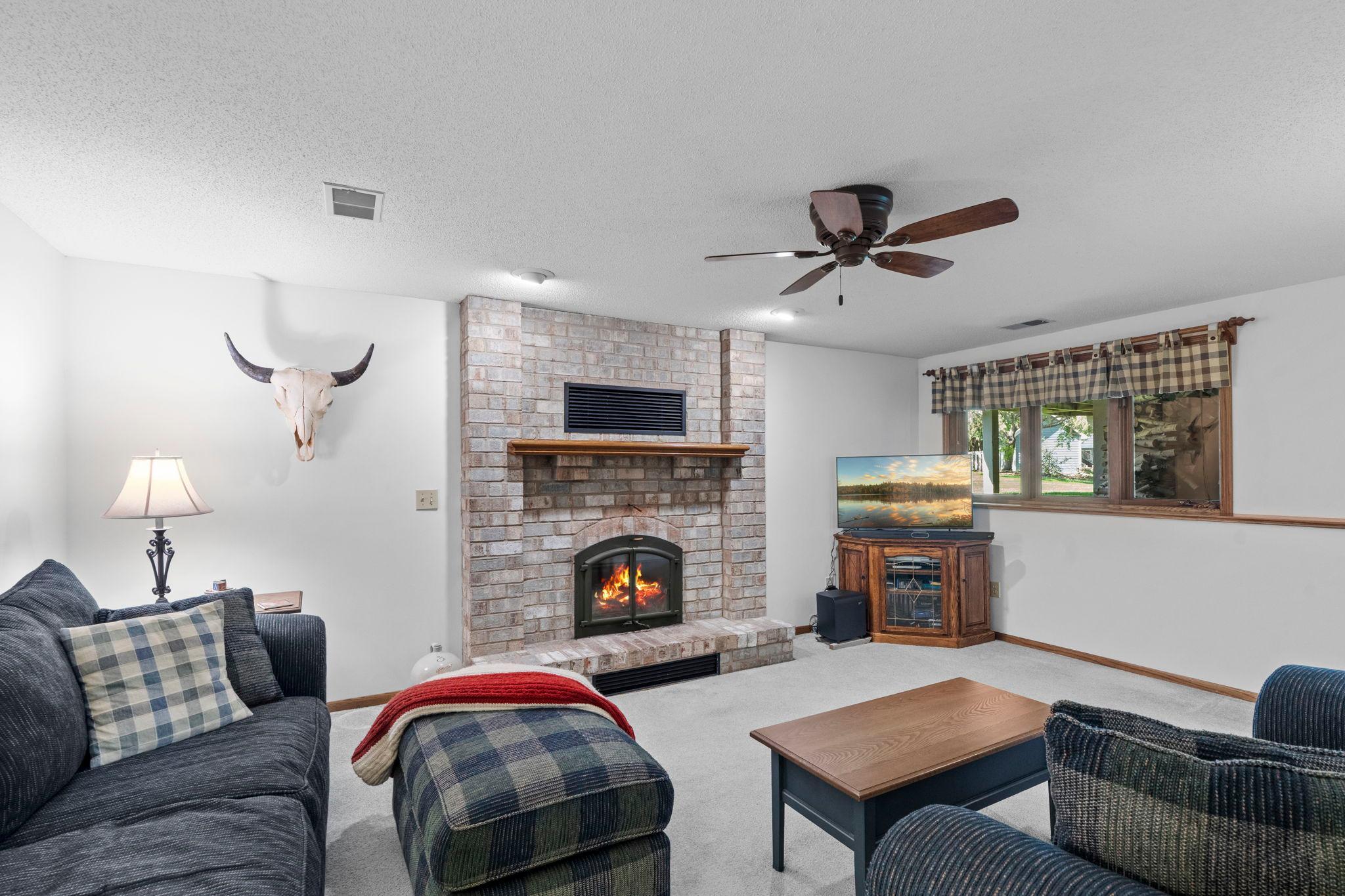 45-web-or-mls-1286 Limestone Dr-331.jpg