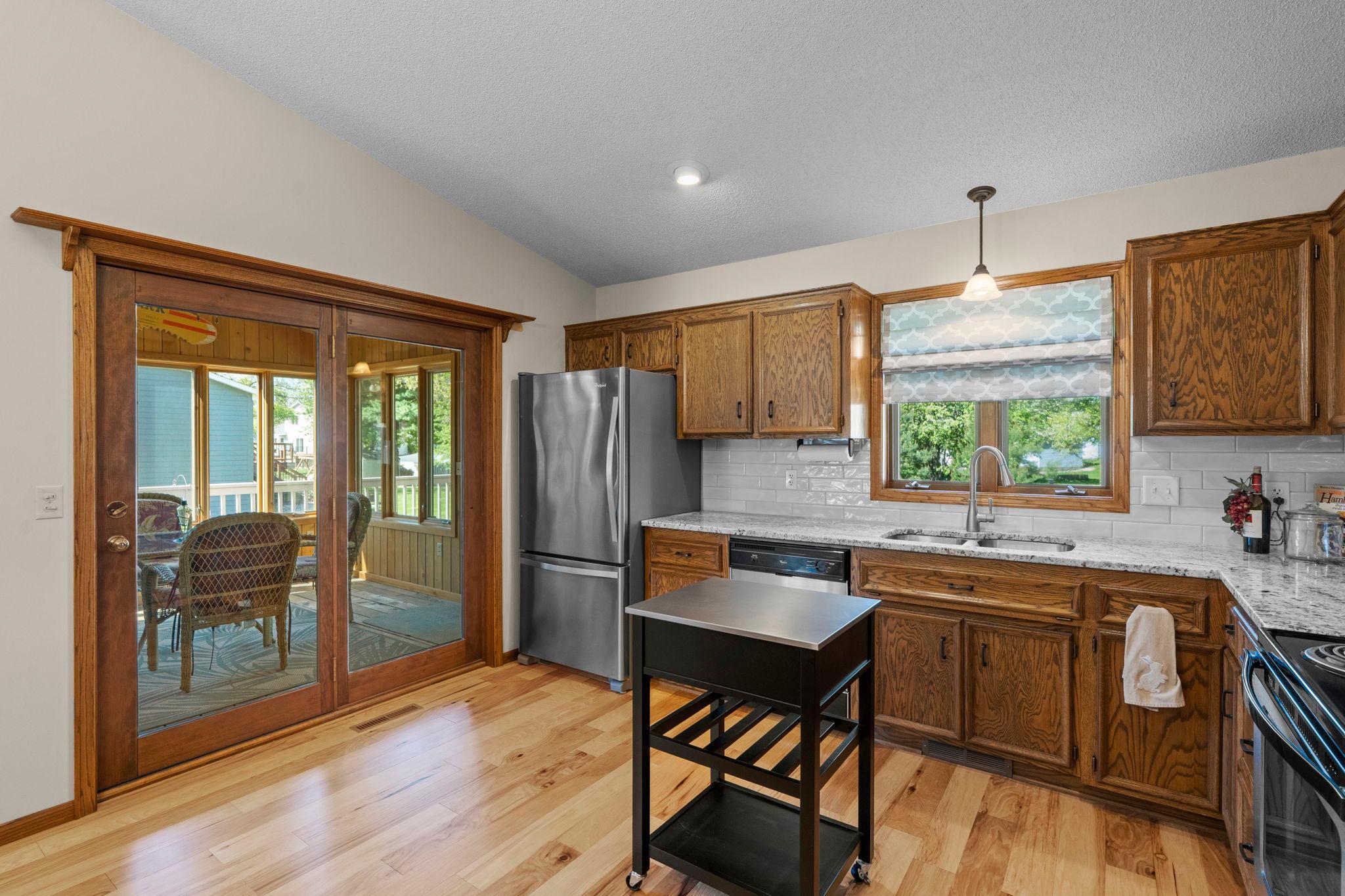 26-web-or-mls-1286 Limestone Dr-186.jpg
