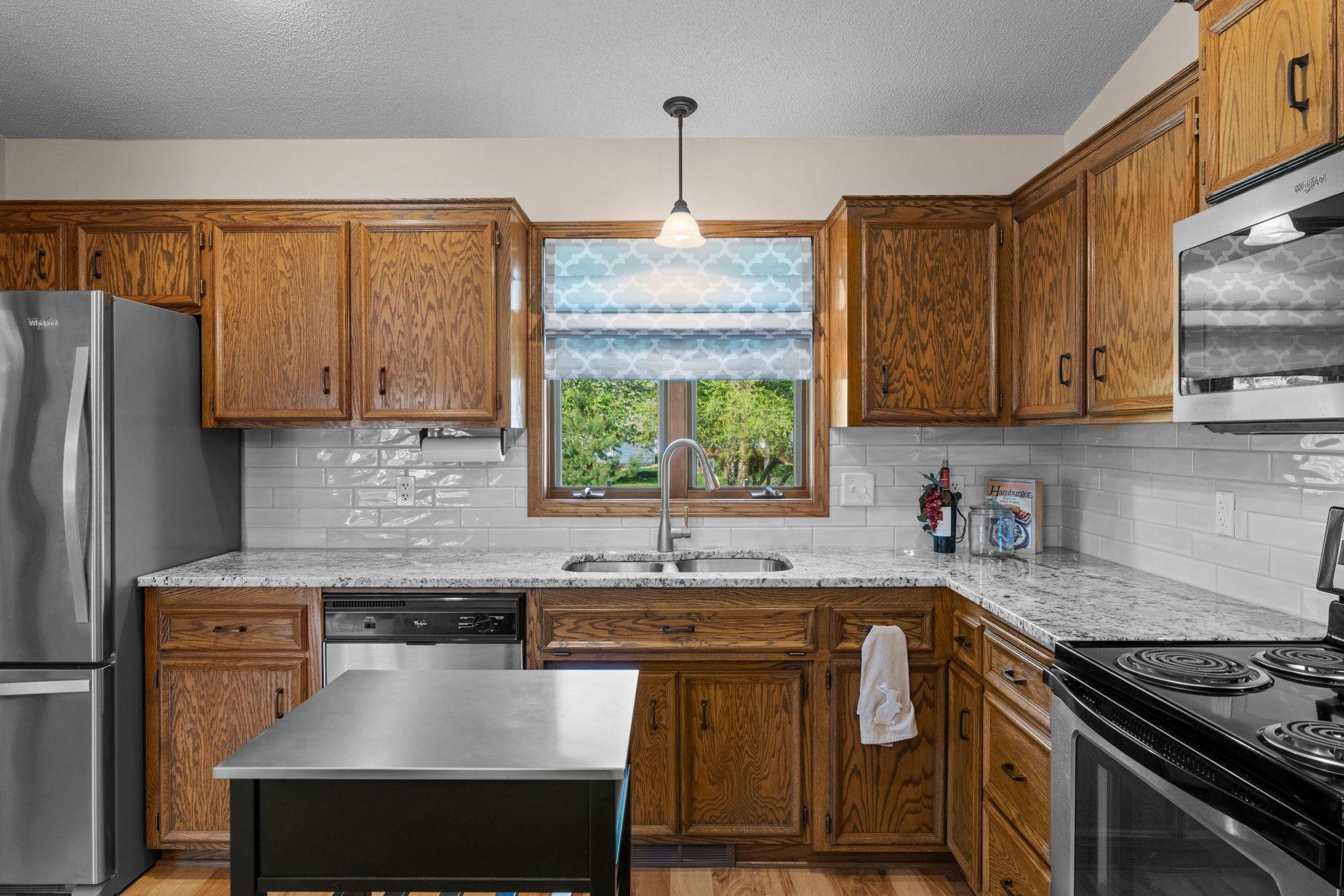 27-web-or-mls-1286 Limestone Dr-191.jpg