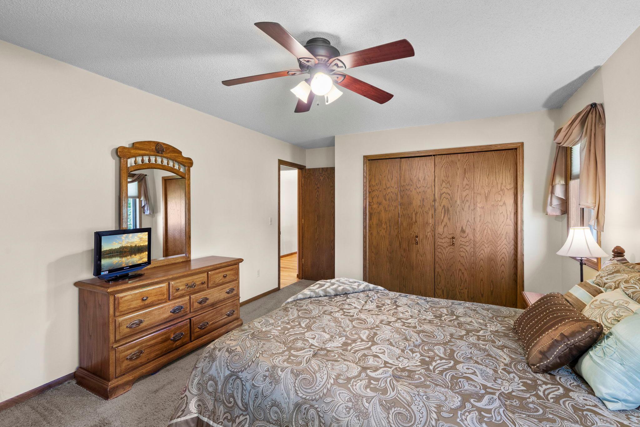 34-web-or-mls-1286 Limestone Dr-221.jpg