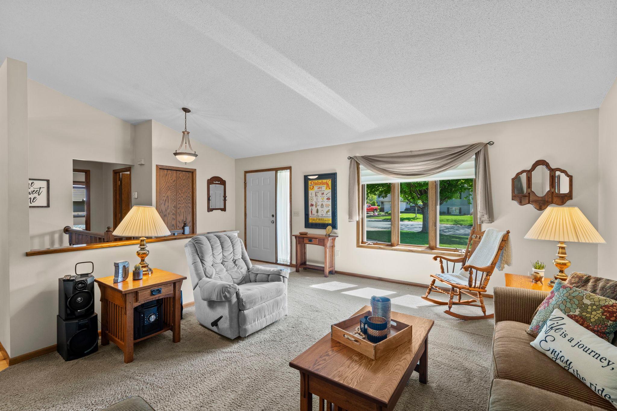 16-web-or-mls-1286 Limestone Dr-136.jpg