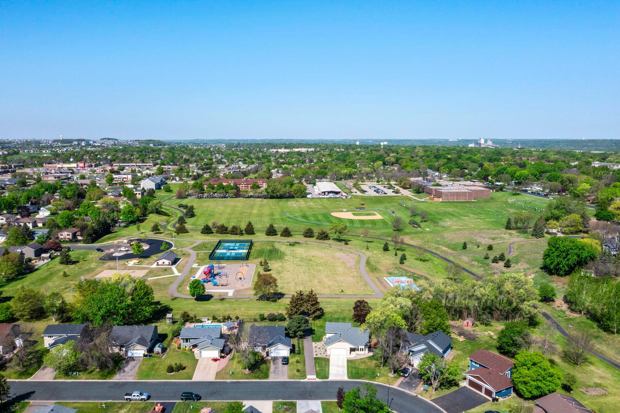 84-web-or-mls-1286 Limestone Dr-35.jpg