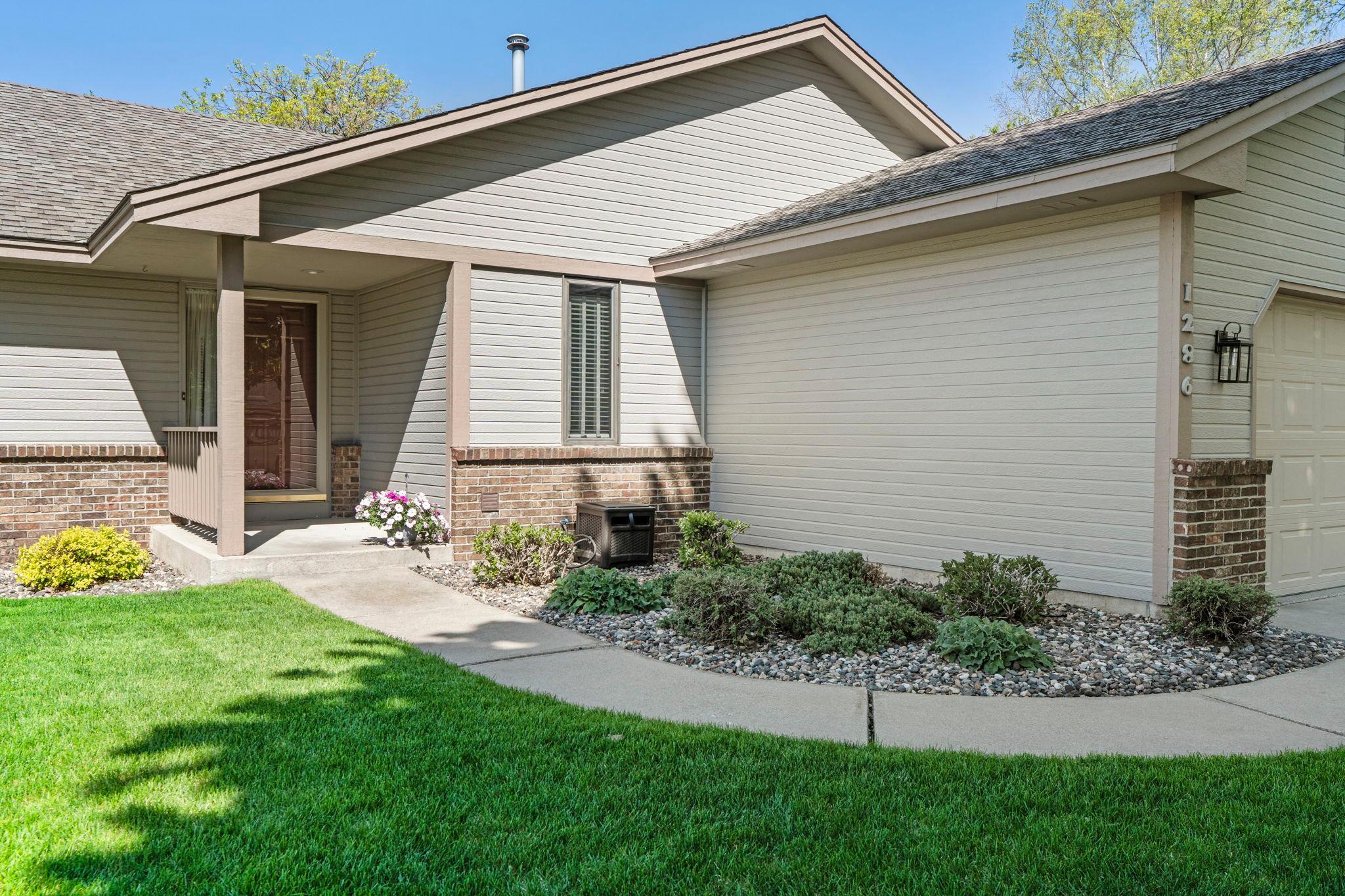 11-web-or-mls-1286 Limestone Dr-119.jpg
