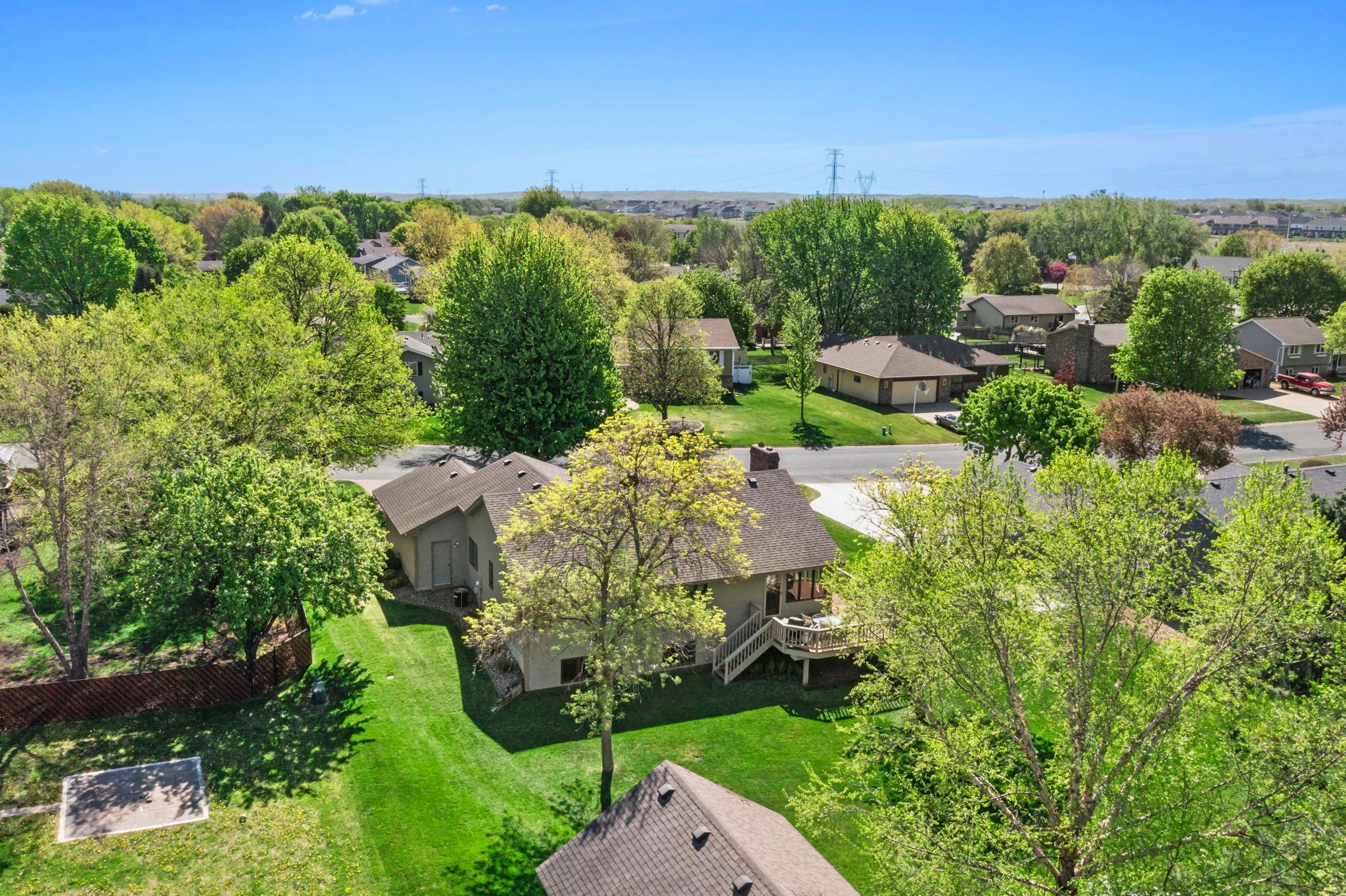 80-web-or-mls-1286 Limestone Dr-13.jpg