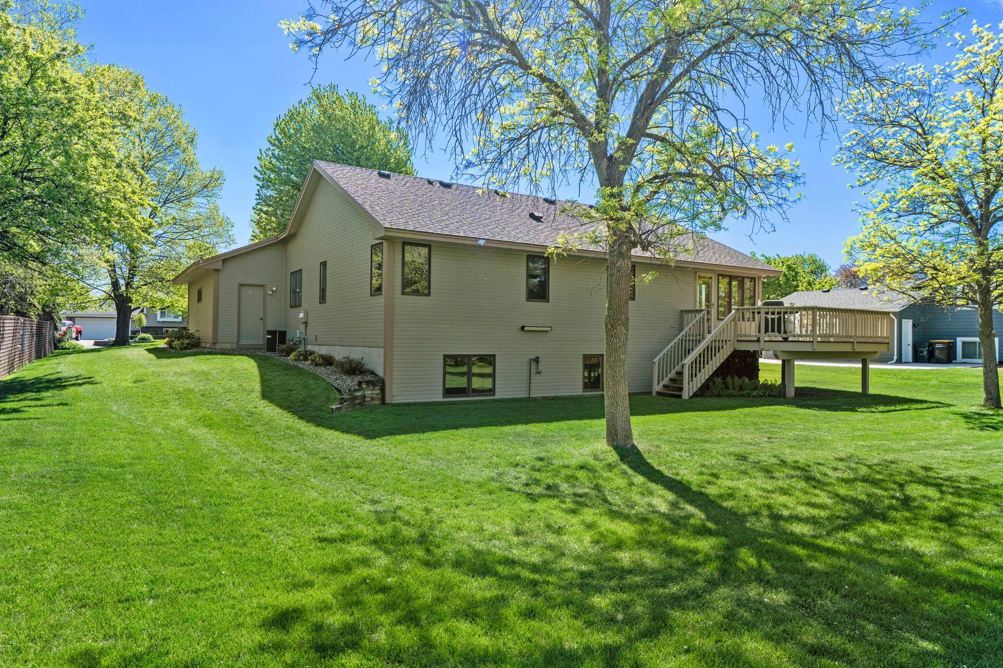 76-web-or-mls-1286 Limestone Dr-79.jpg