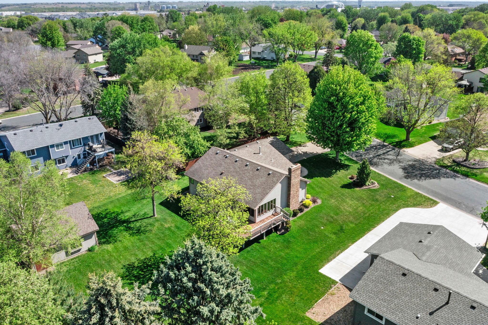 81-web-or-mls-1286 Limestone Dr-16.jpg