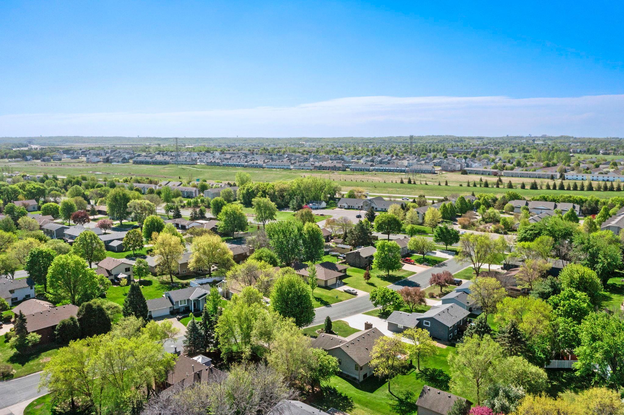 4-web-or-mls-1286 Limestone Dr-23.jpg