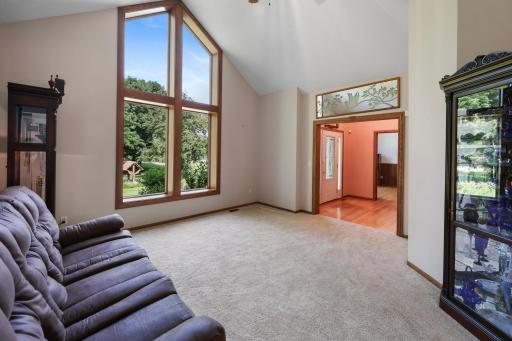 4457 large livingroom.jpg