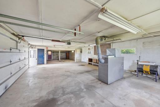 8508 Dairy Ave Glencoe Garage with Workshop.jpg