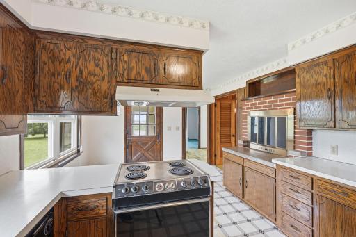 8508 Dairy Ave Glencoe Kitchen DIning.jpg