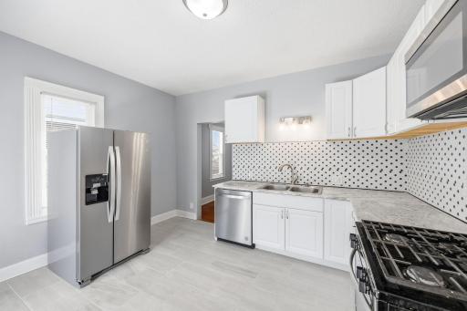 864 Sims Avenue, Saint Paul, MN 55106
